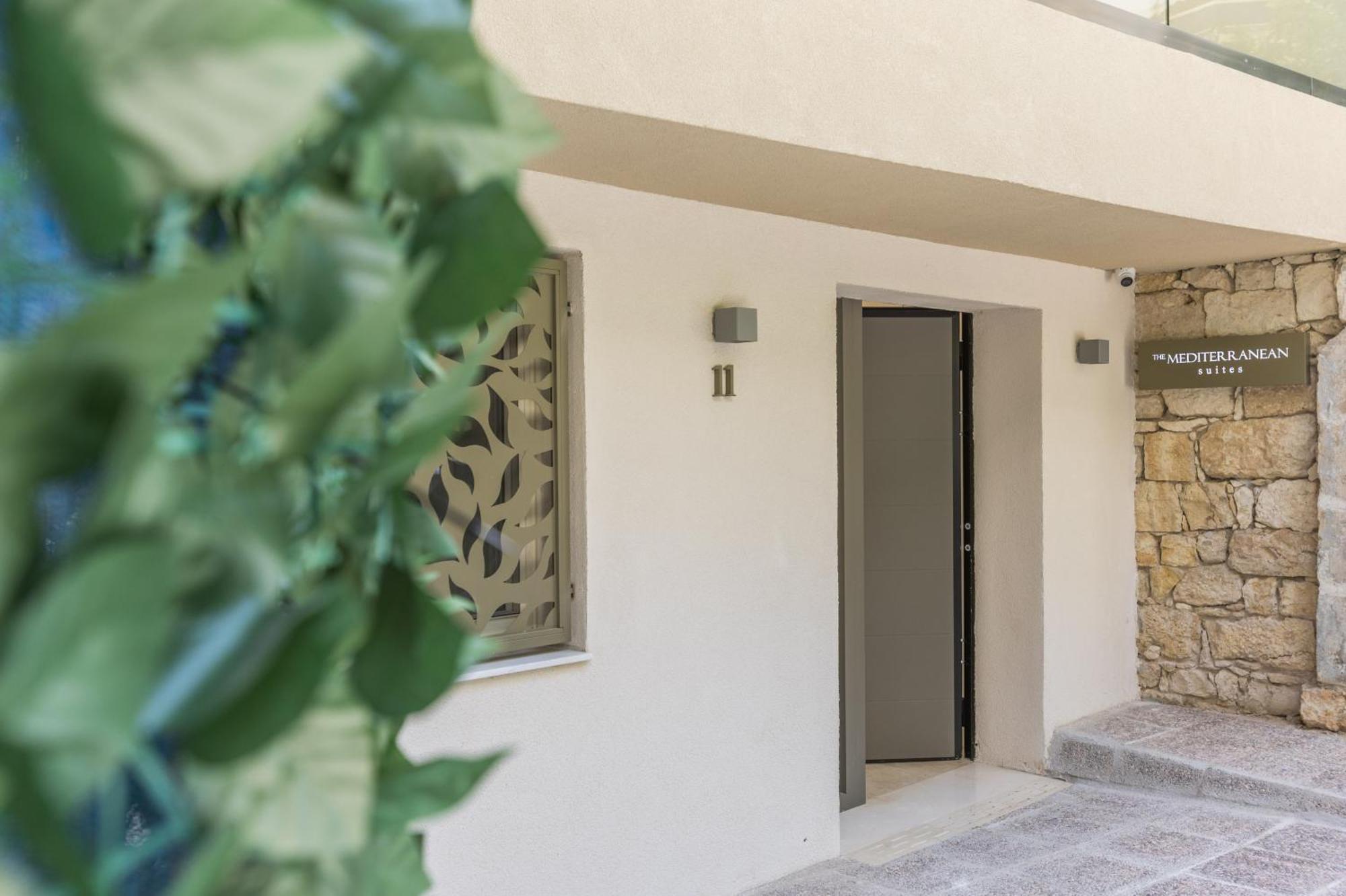 The Mediterranean Suites Пирея Екстериор снимка