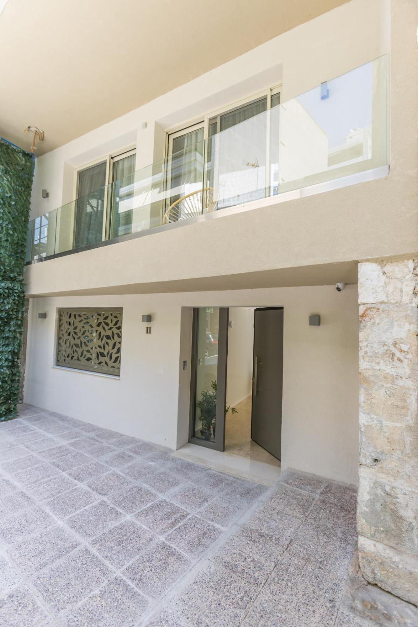 The Mediterranean Suites Пирея Екстериор снимка