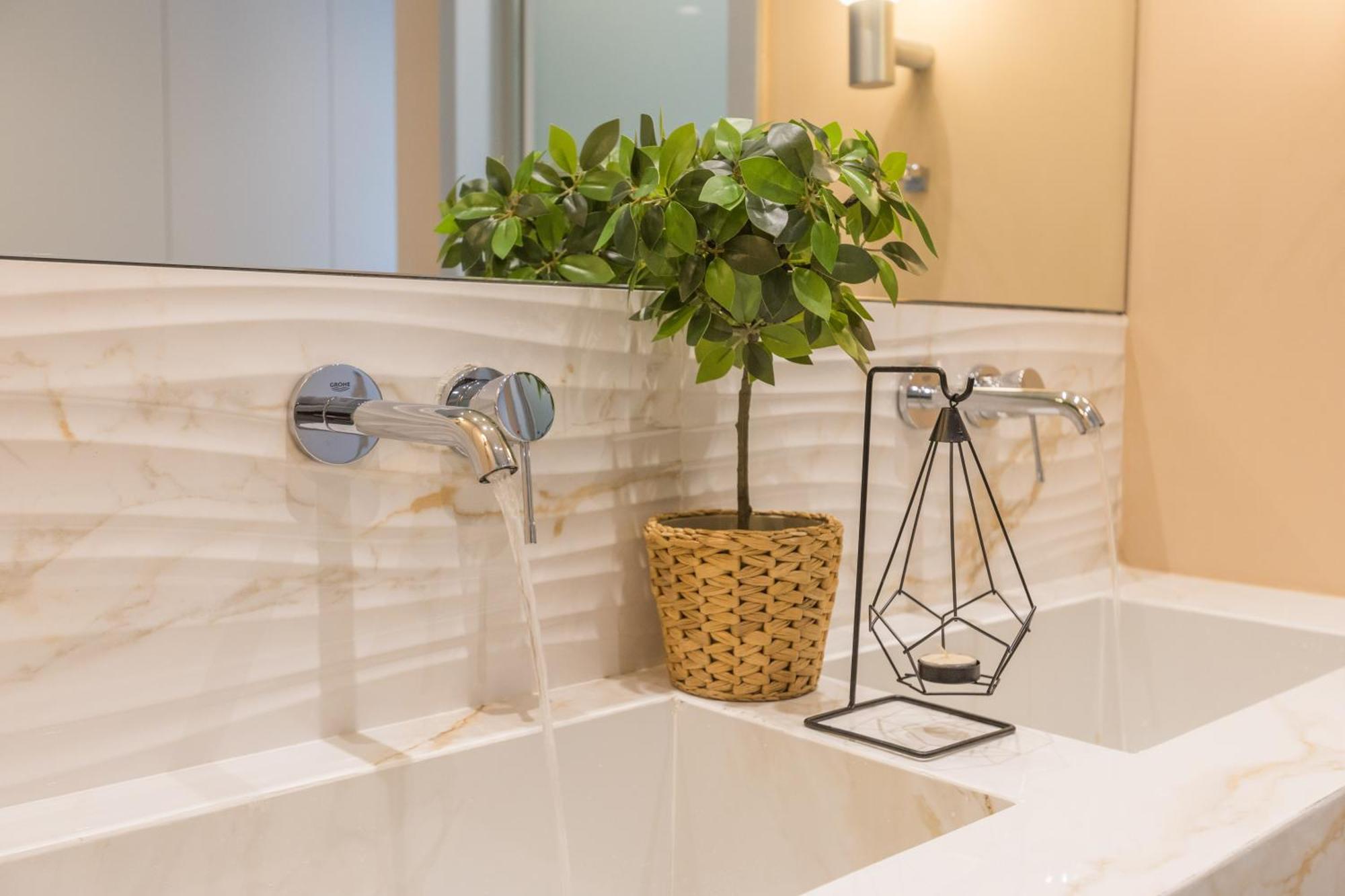 The Mediterranean Suites Пирея Екстериор снимка