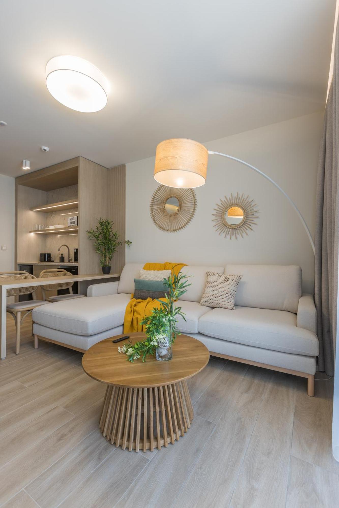 The Mediterranean Suites Пирея Екстериор снимка