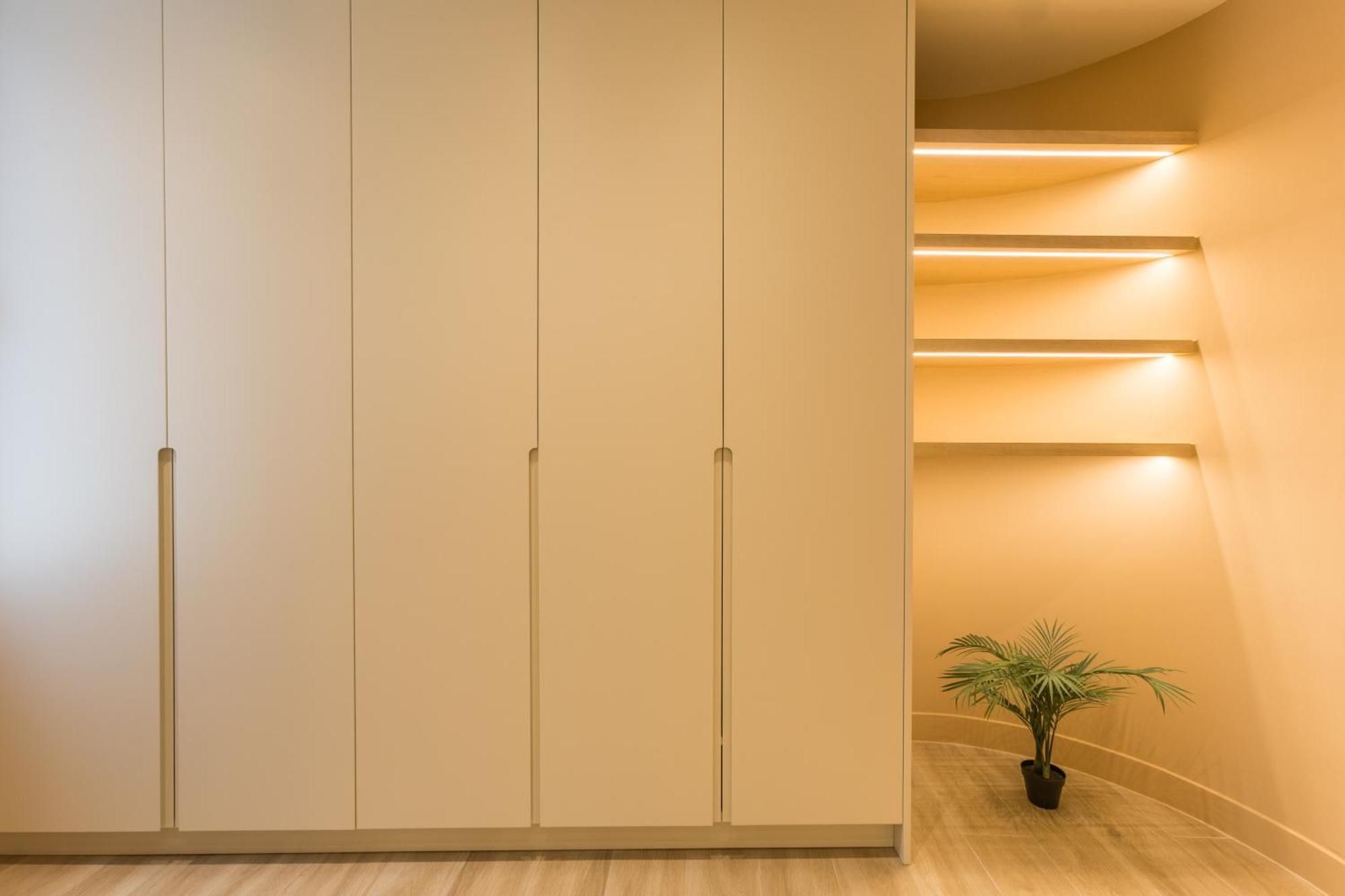 The Mediterranean Suites Пирея Екстериор снимка