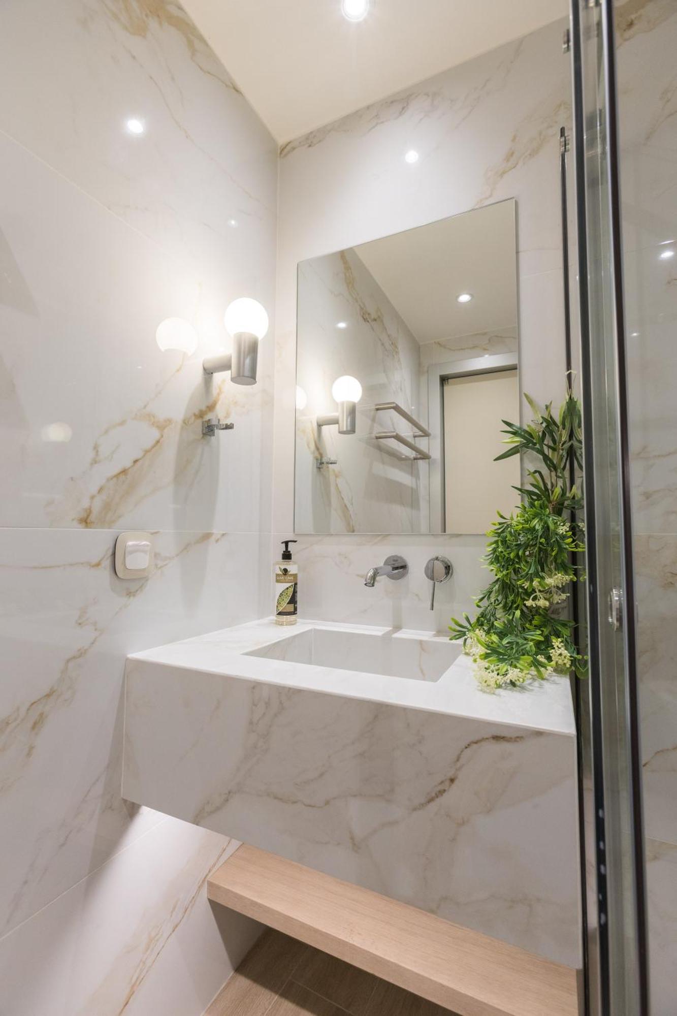 The Mediterranean Suites Пирея Екстериор снимка