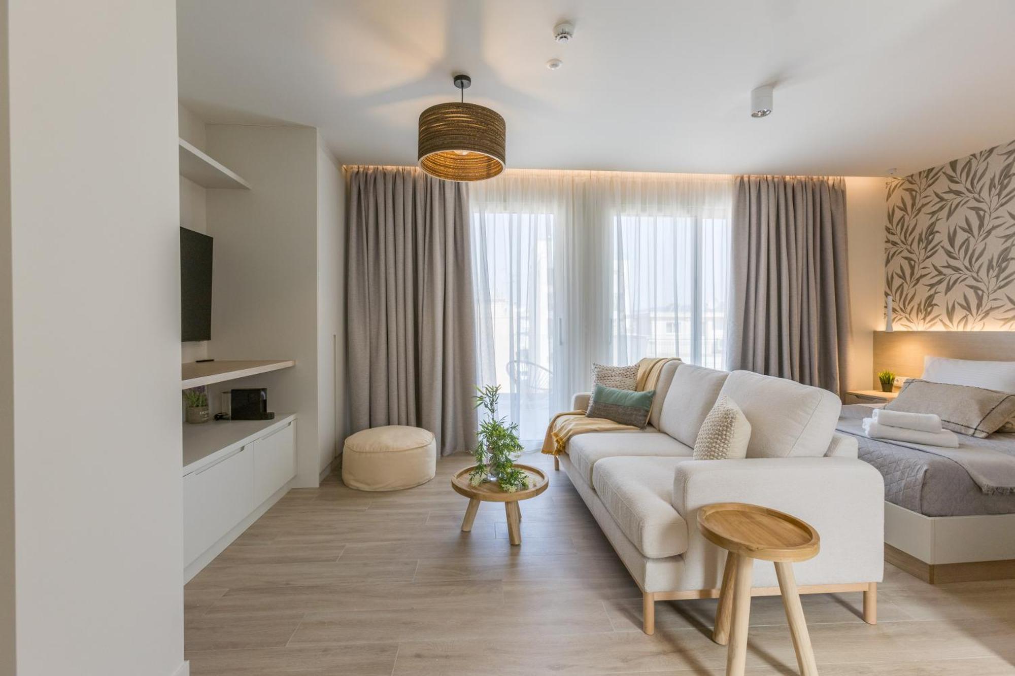 The Mediterranean Suites Пирея Екстериор снимка