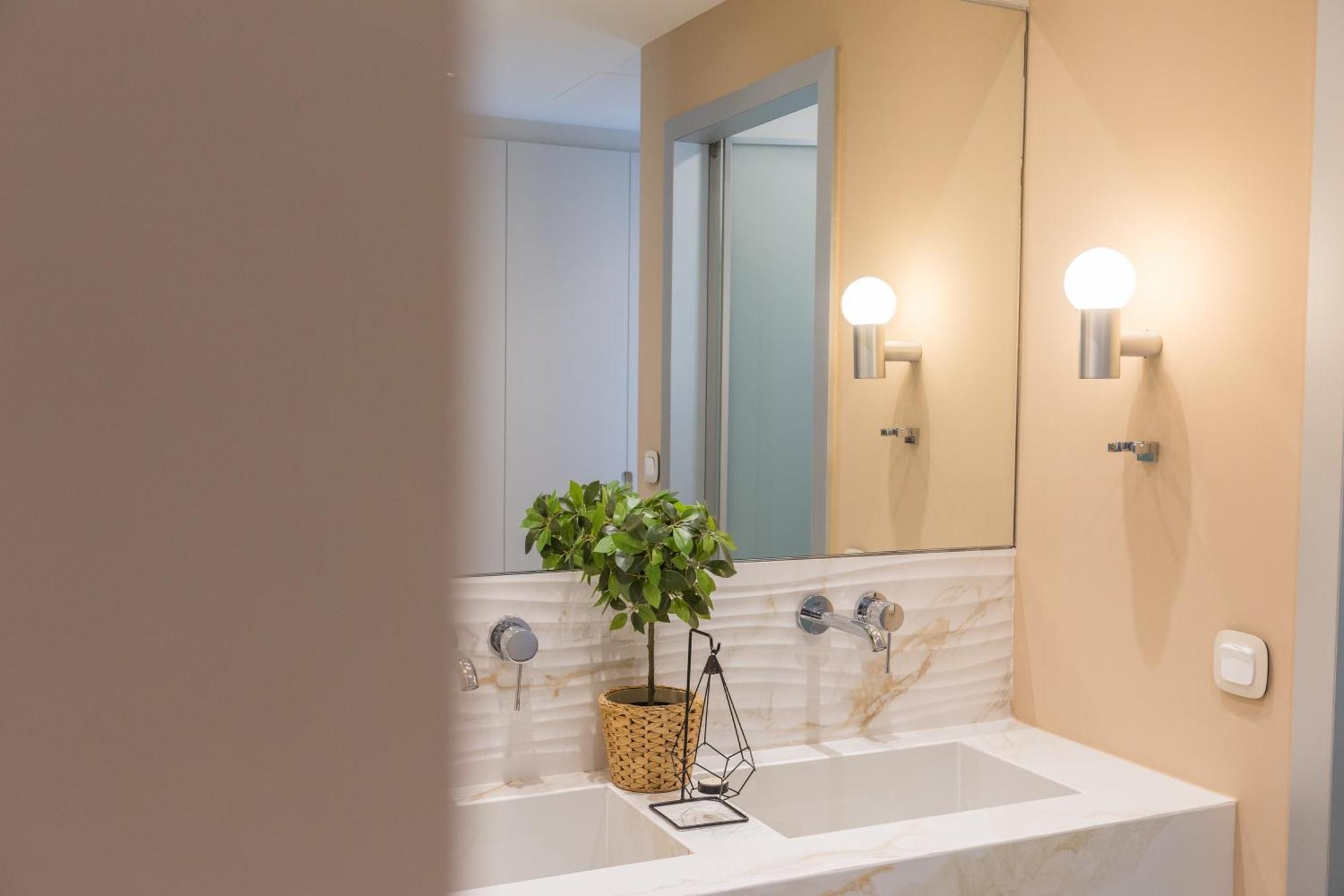 The Mediterranean Suites Пирея Екстериор снимка