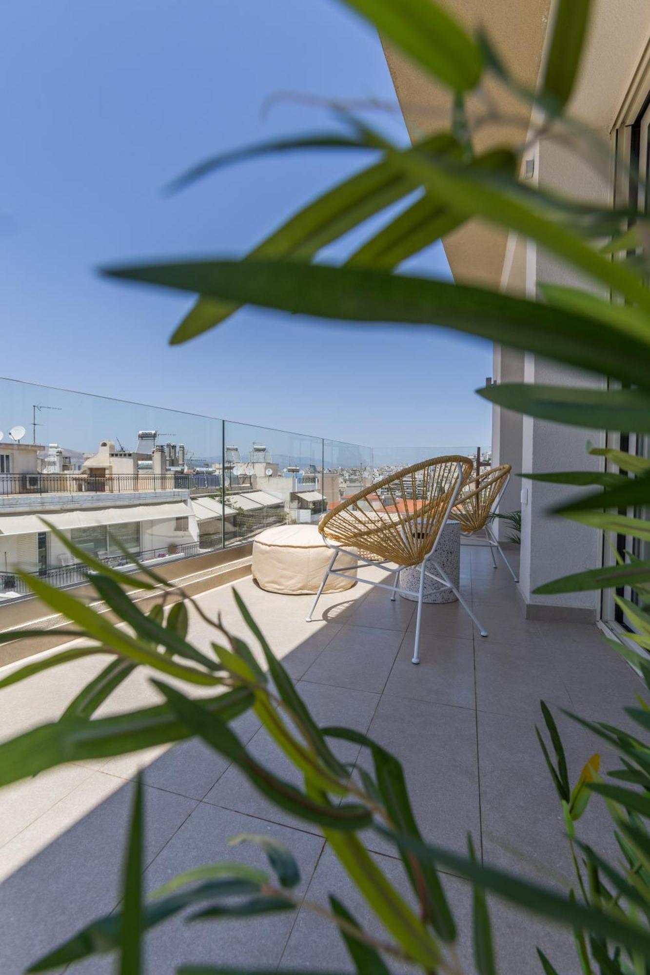 The Mediterranean Suites Пирея Екстериор снимка
