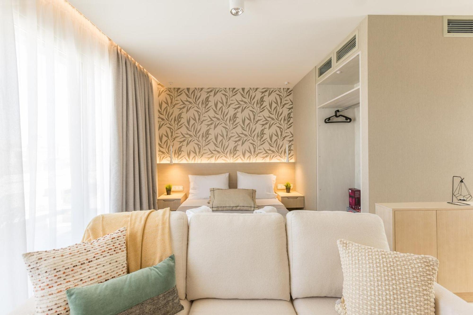 The Mediterranean Suites Пирея Екстериор снимка